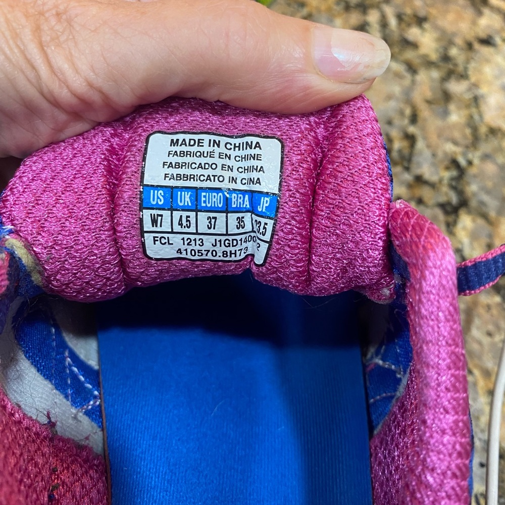Mizuno Wave Prophecy 3. Blue and Pink Cross trainers. Cool Dynamic Design ! - Picture 5 of 13